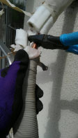 電気配線を外す
